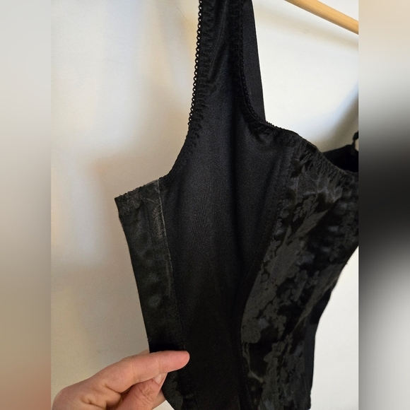Intimate Attitudes vinatge black floral tie back front hopk corset | size 40 - Picture 2 of 9